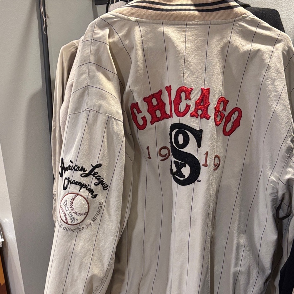 Vintage White Sox Reversible Jacket L
1991 Cooperstown Collection By Mirage - Picture 6 of 11